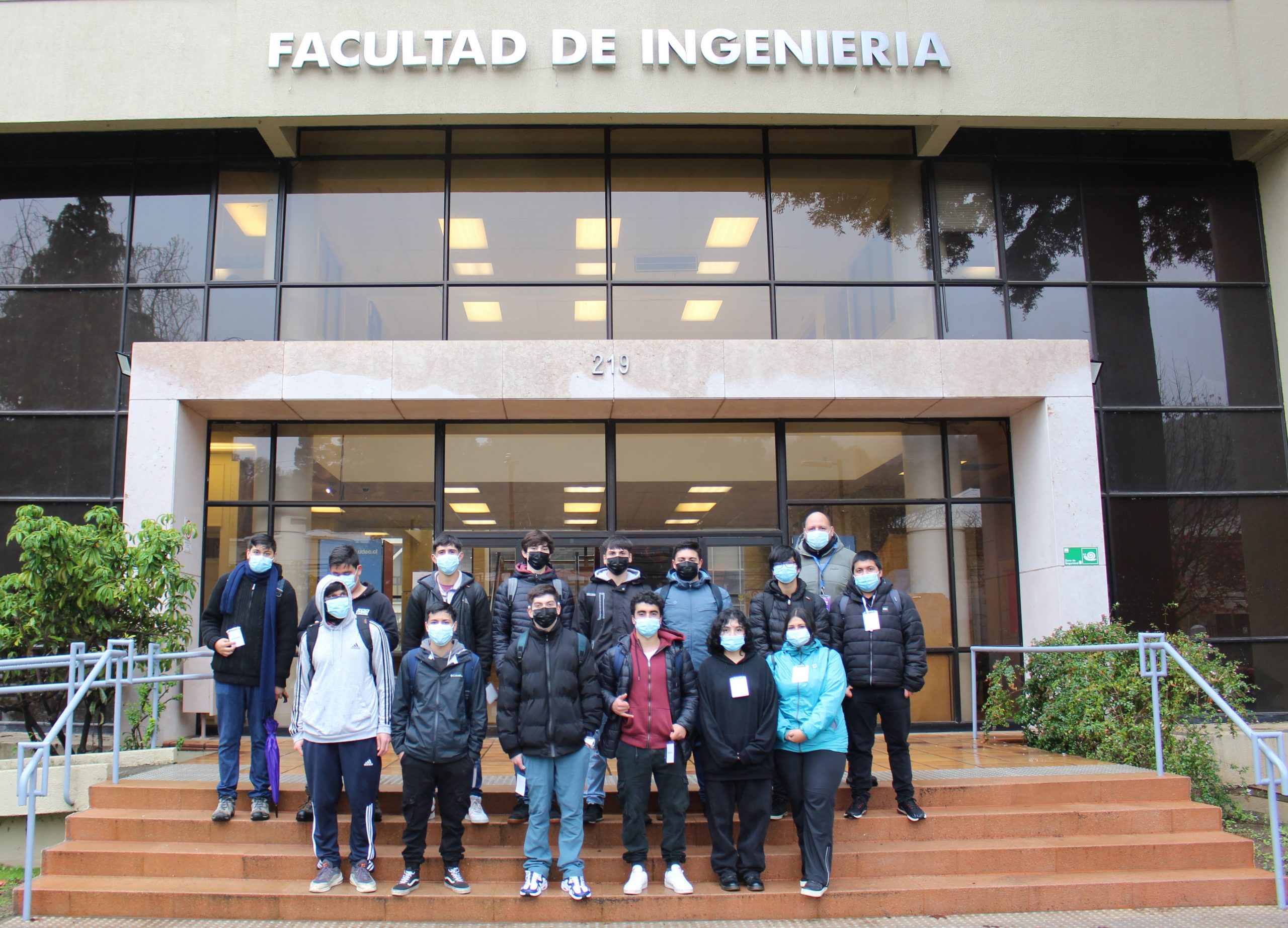 Estudiantes de la Región del Biobío reciben visitas guiadas según sus áreas de interés en la Universidad de Concepción