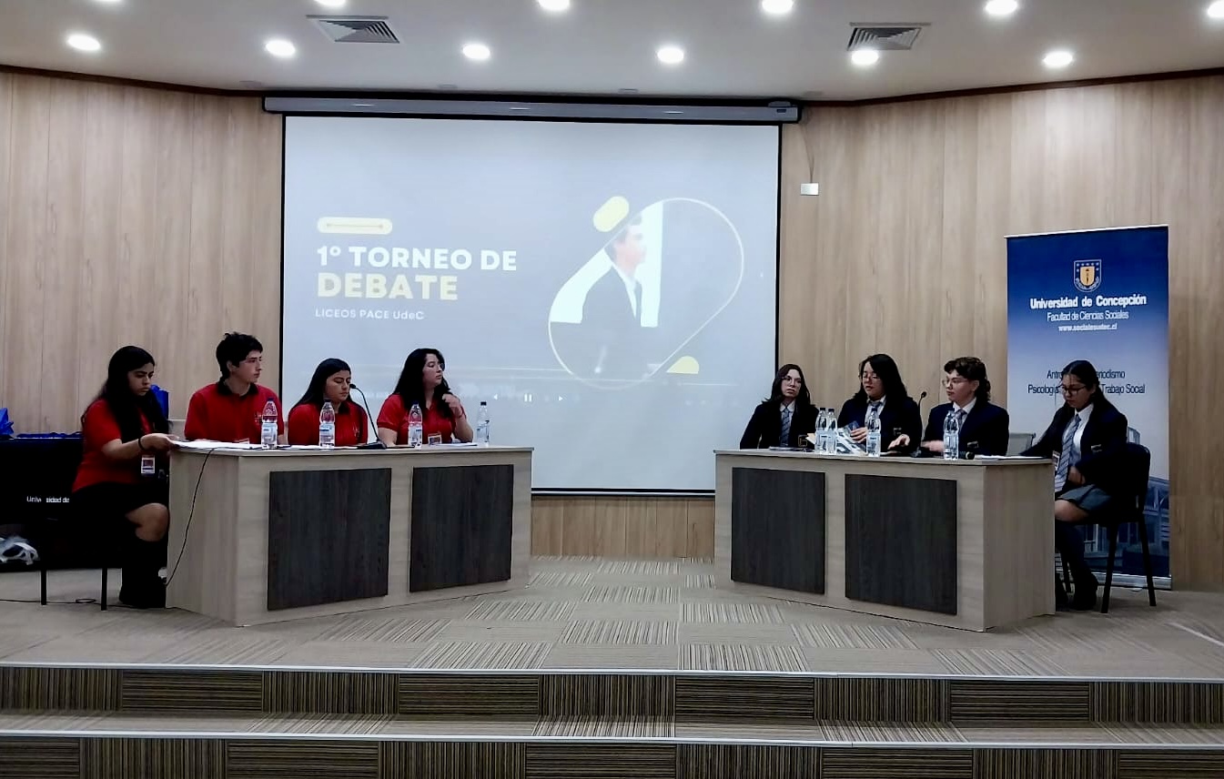 Liceo Huepil ganó primer torneo de debates entre establecimientos educacionales del programa PACE UdeC