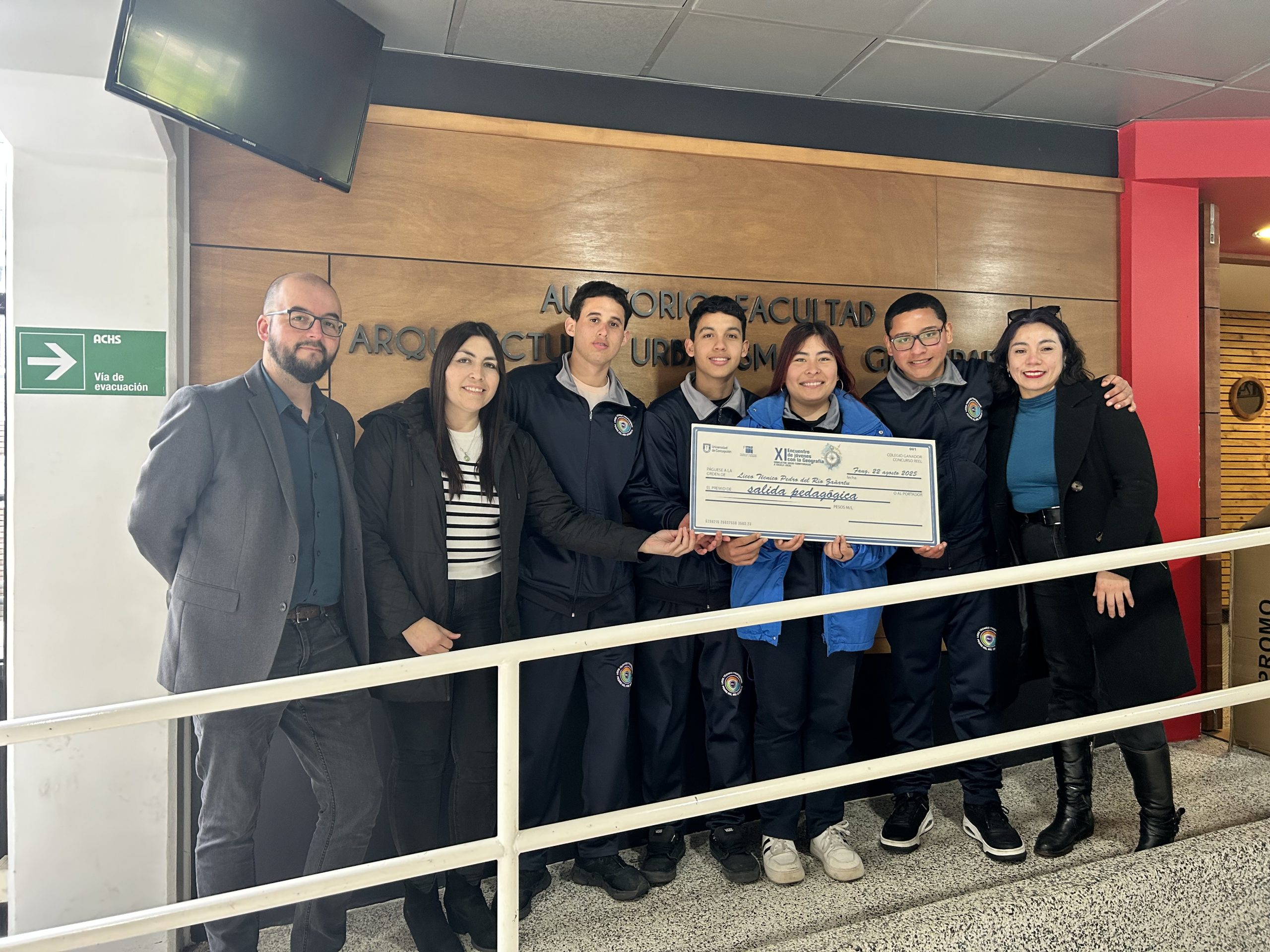 Estudiantes de liceos PACE UdeC de la provincia de Concepción participaron en el XI Encuentro de jóvenes por la Geografía